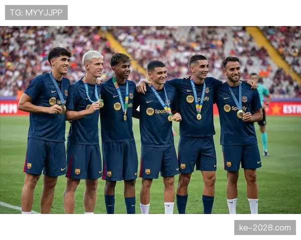 佩德里与伊涅斯塔：技术风格与战术角色如何定义巴萨中场的传承与差异