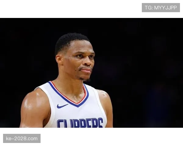 威少又穿得像要去走秀，结果只是去训练馆？